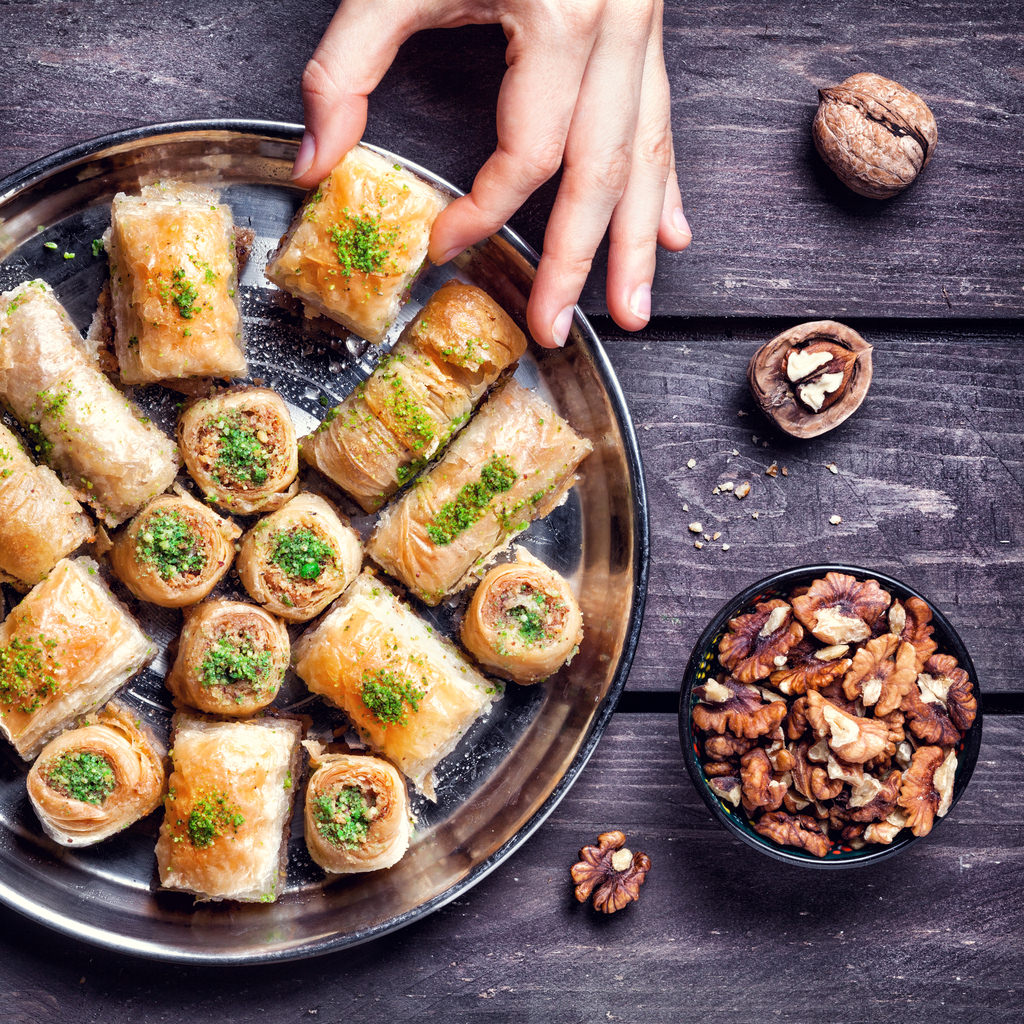 greek baklava rolls